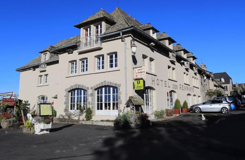 Hôtel des Remparts*** - LOGIS DE FRANCE | Job Tourisme